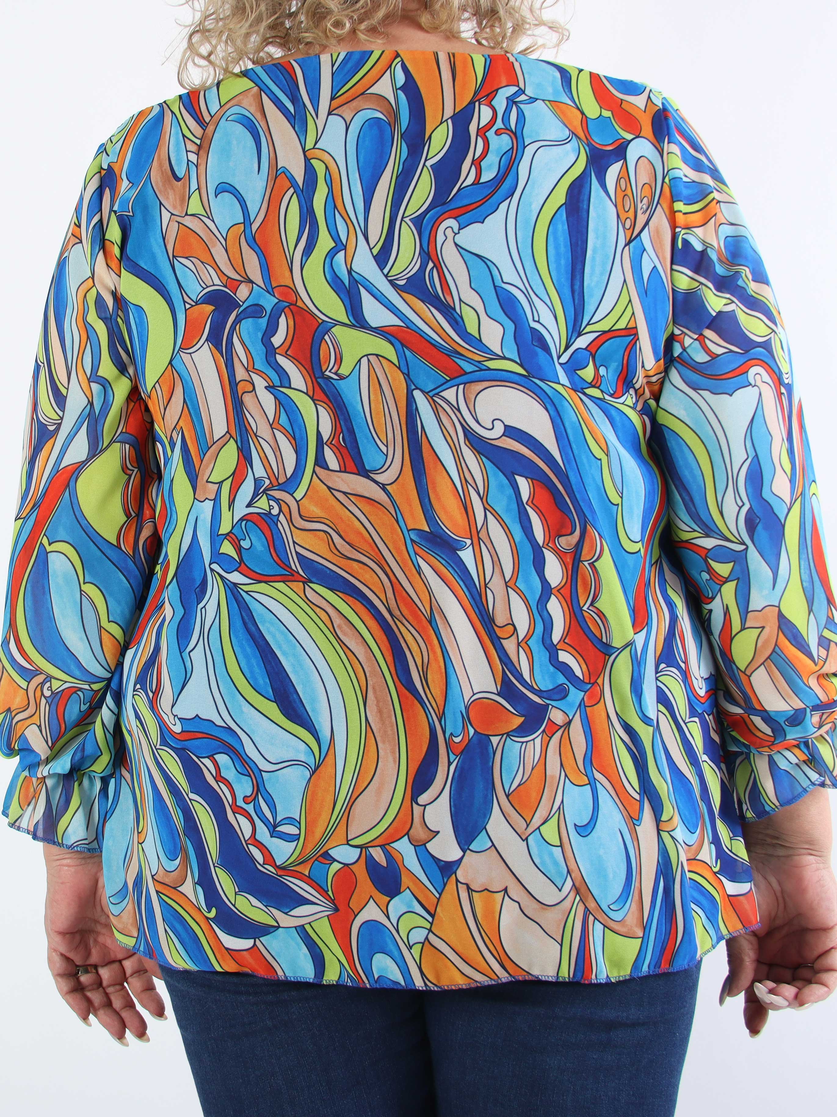 Lilia - Mönstrad plisserad blus i stor storlek